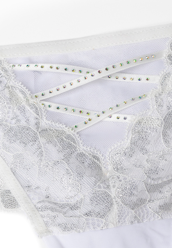 String mit Strass-Steinchen String mit Strass-Steinchen