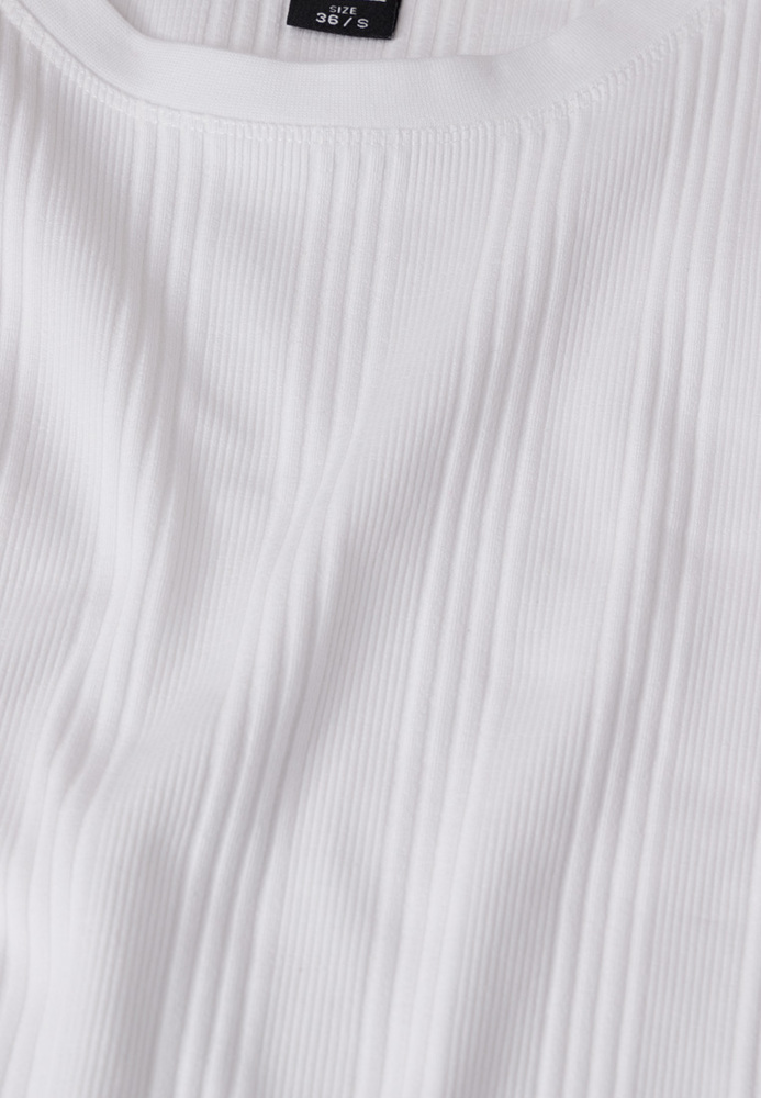 Top mit All-Over-Struktur