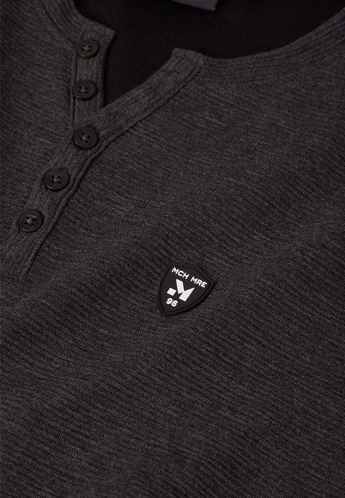 T-Shirt im Henley-Design