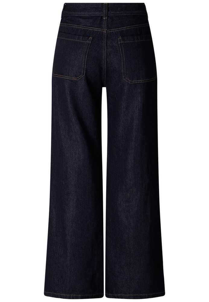 Wide-Leg High-Waist Jeans