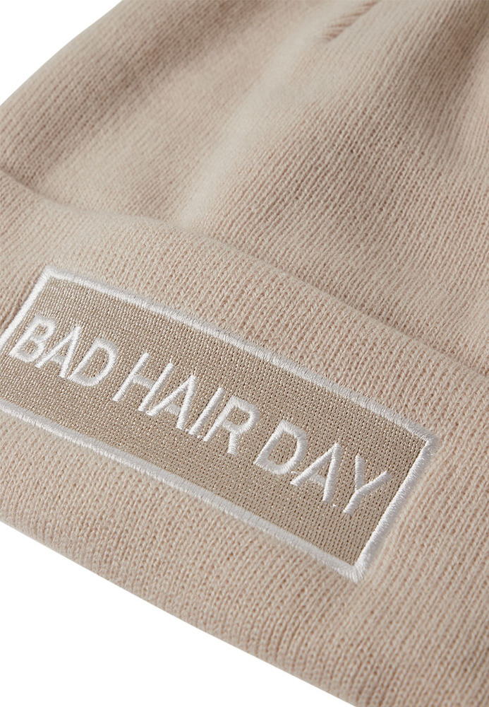 Mütze mit Schriftzug