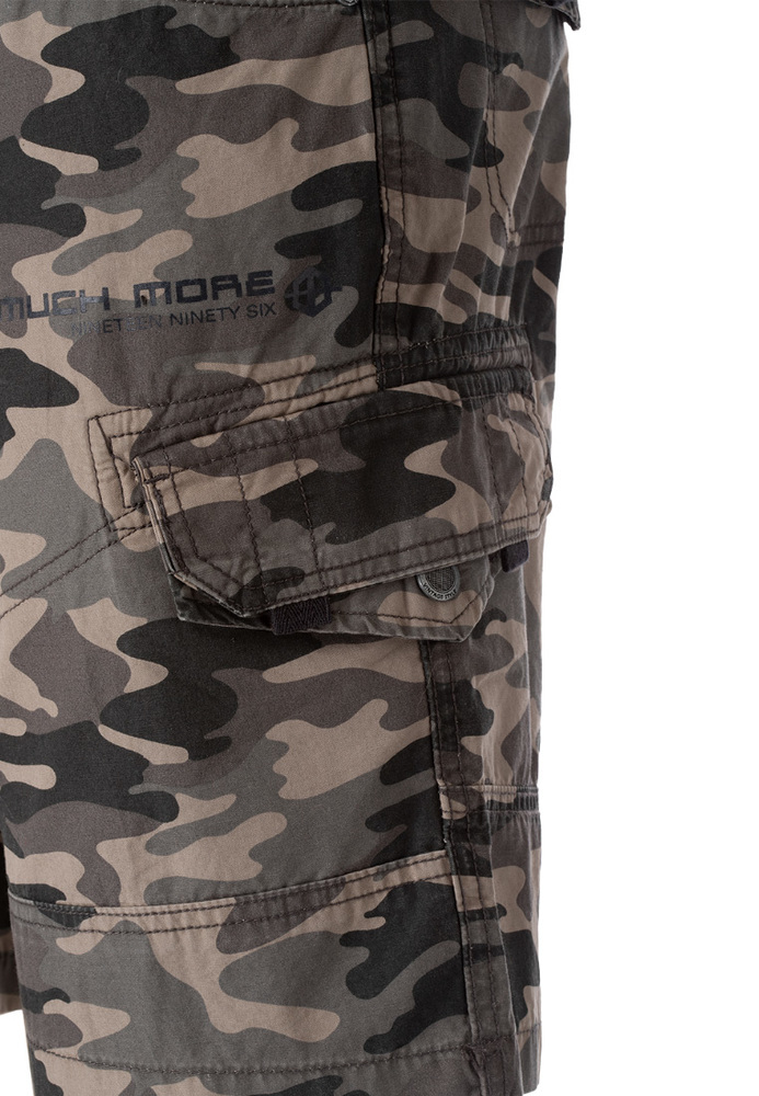 Bermuda-Shorts in Camouflage-Optik