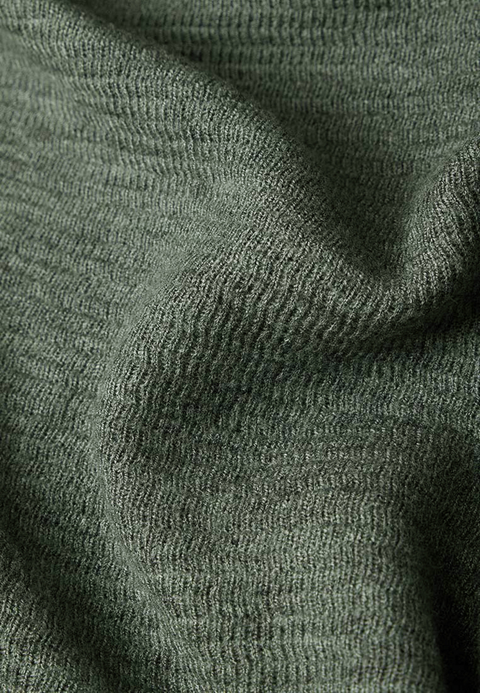 Pullover mit Wellenstruktur