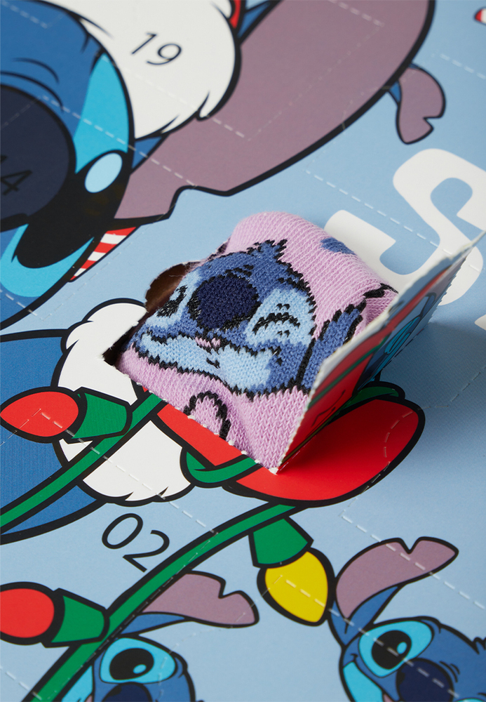 Adventskalender mit "Stitch"-Socken Adventskalender mit "Stitch"-Socken