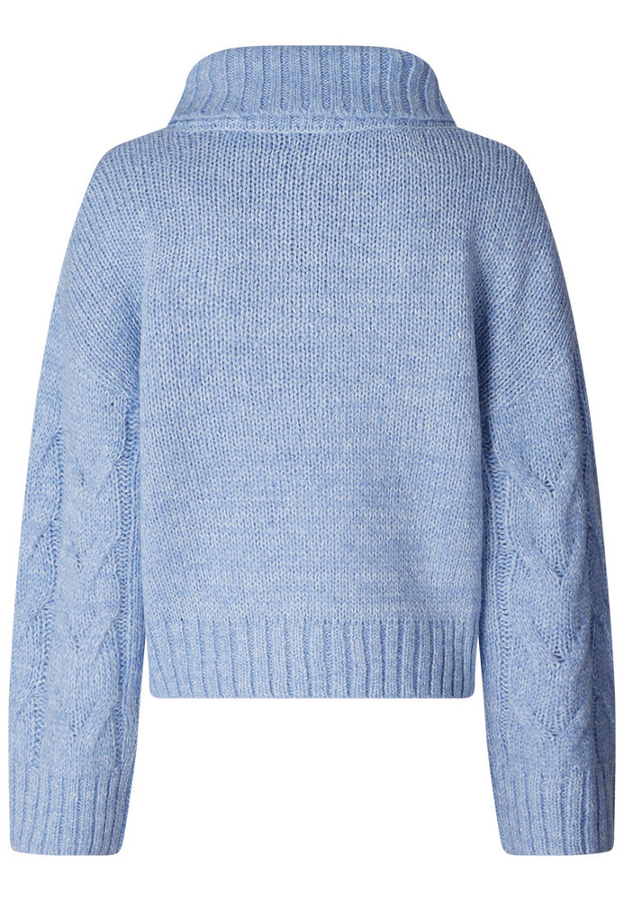 Rollkragenpulli mit Zopfmuster Rollkragenpulli mit Zopfmuster