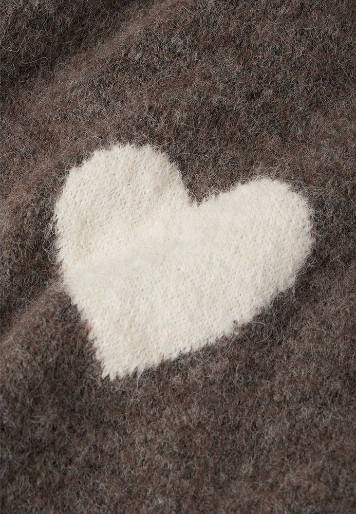 Strickpulli mit Herz-Motiv