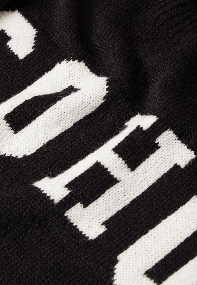 Strickpulli mit SOHO-Schriftzug