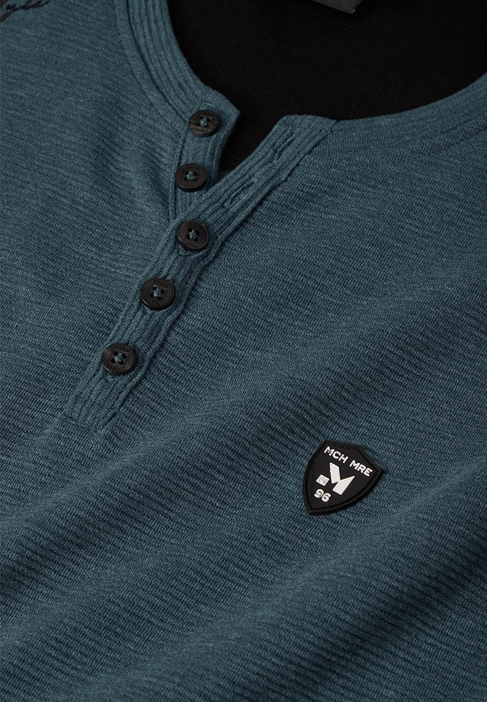 T-Shirt im Henley-Design