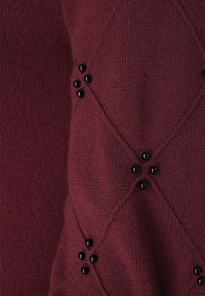 Strickkleid mit Perlen-Applikation