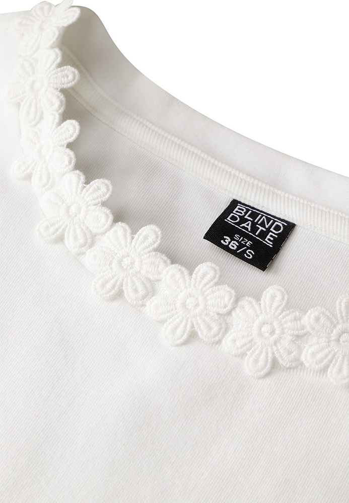Shirt mit Blumenborte