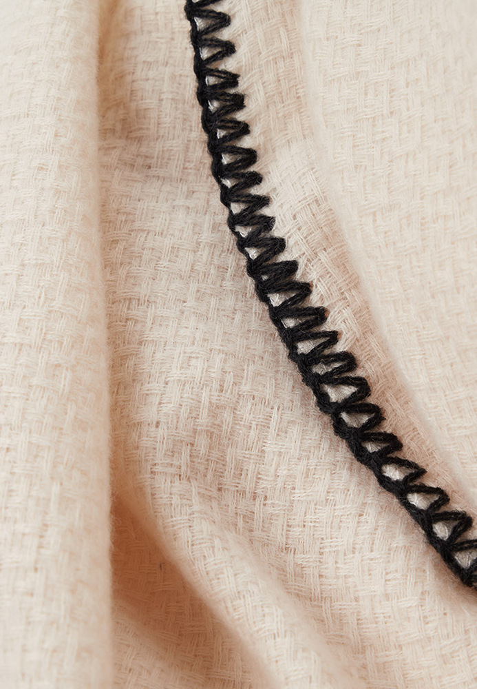 Schal mit Häkel-Detail