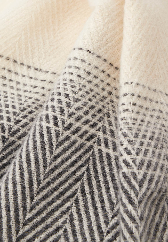 Schal mit Fischgräten-Muster Schal mit Fischgräten-Muster