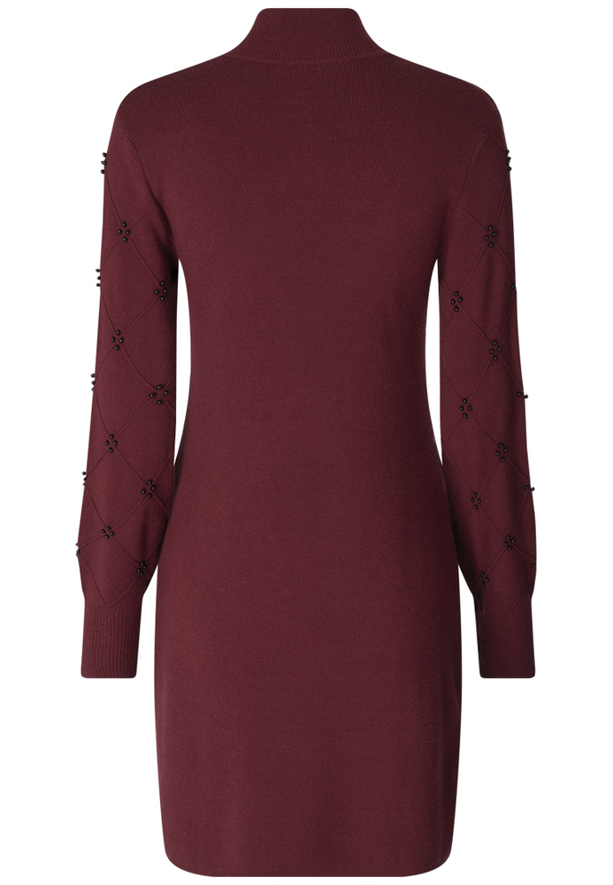 Strickkleid mit Perlen-Applikation