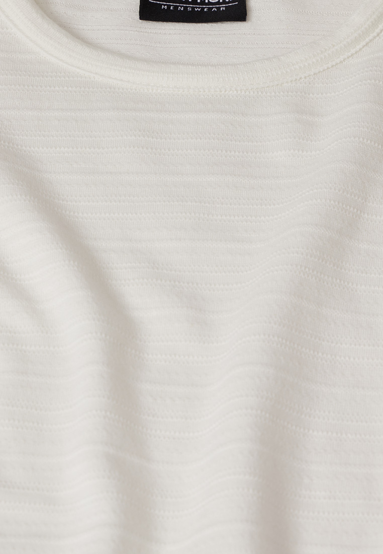 T-Shirt mit Material-Struktur