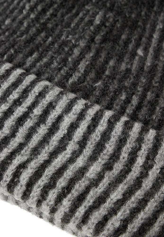 Mütze im Streifen-Design