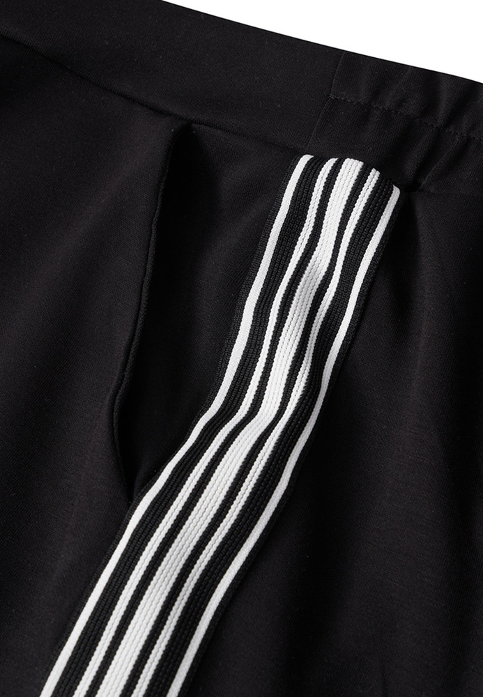 Wellnesshose mit Seitenstreifen