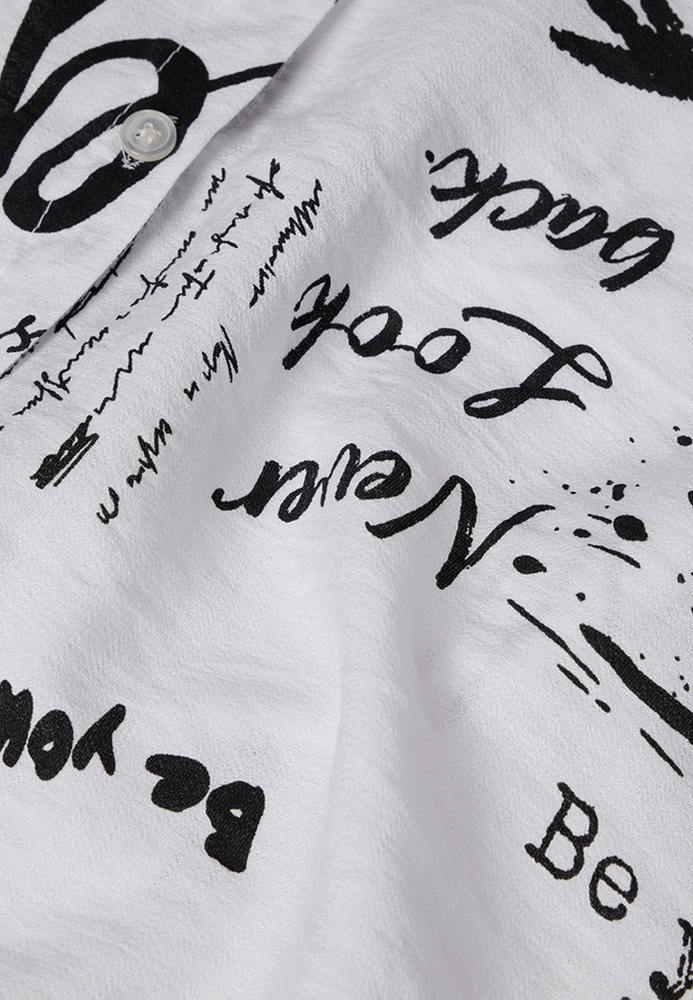 Bluse mit All-Over-Schriftzug