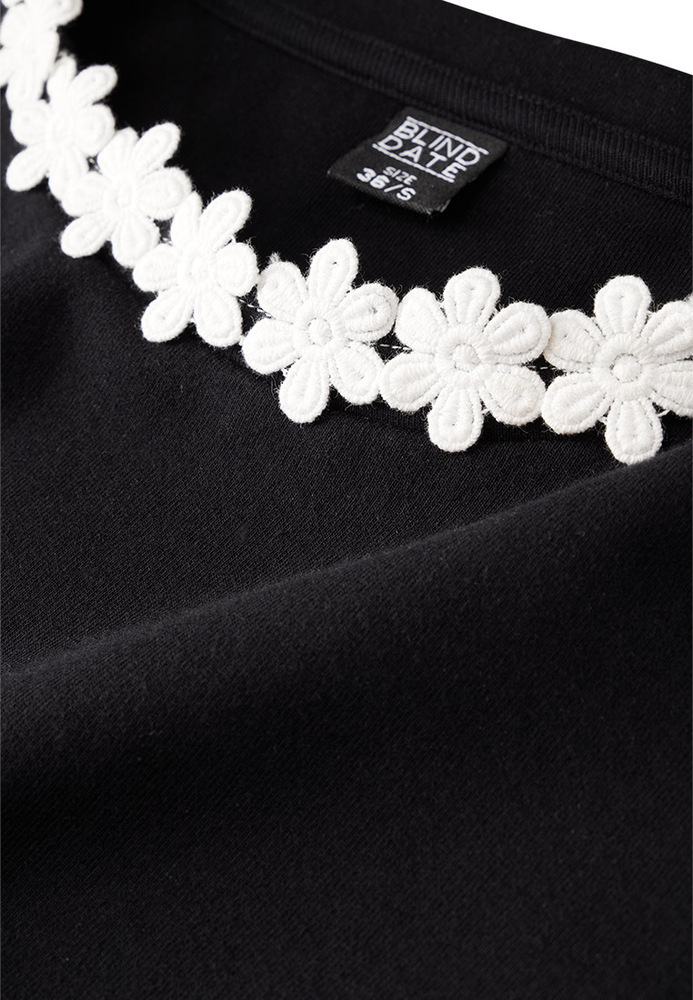 Shirt mit Blumenborte
