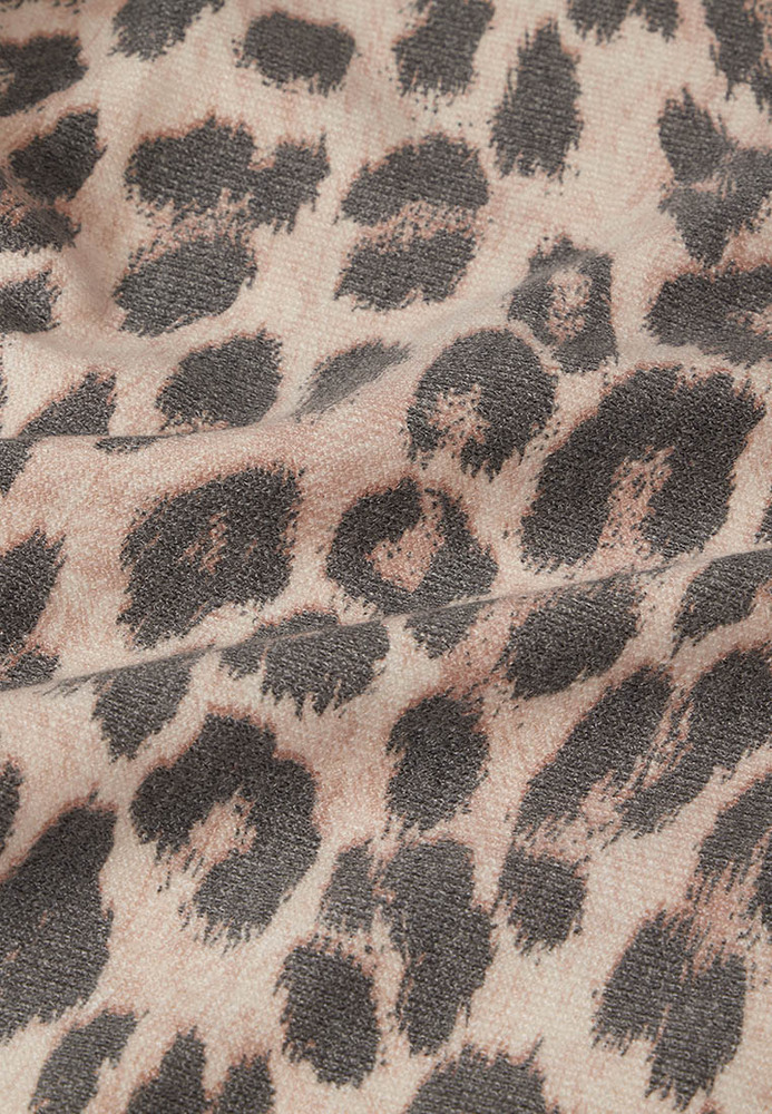 Pullover im Leo-Style