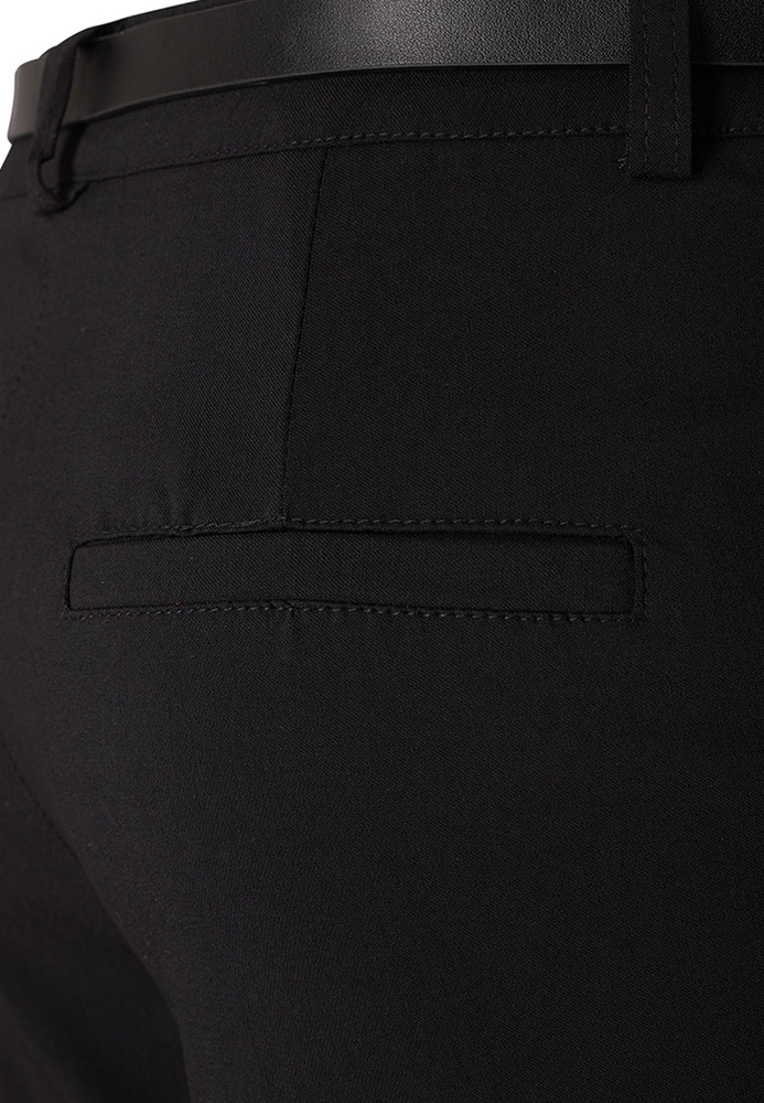 Stoffhose mit Gürtel