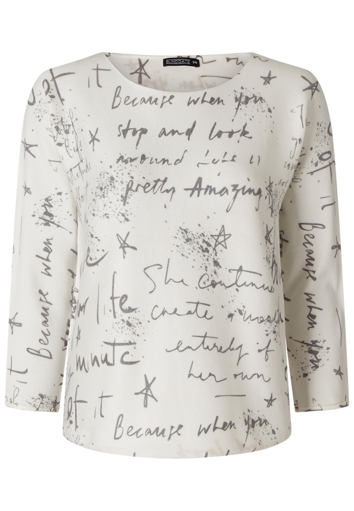 Pulli mit All-Over-Schriftzügen